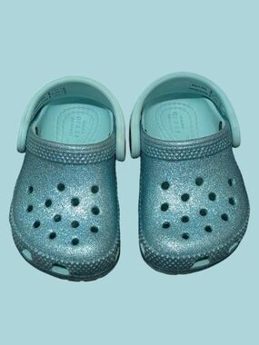 CROCS Kids Glitter Clog in Light Blue Size C4